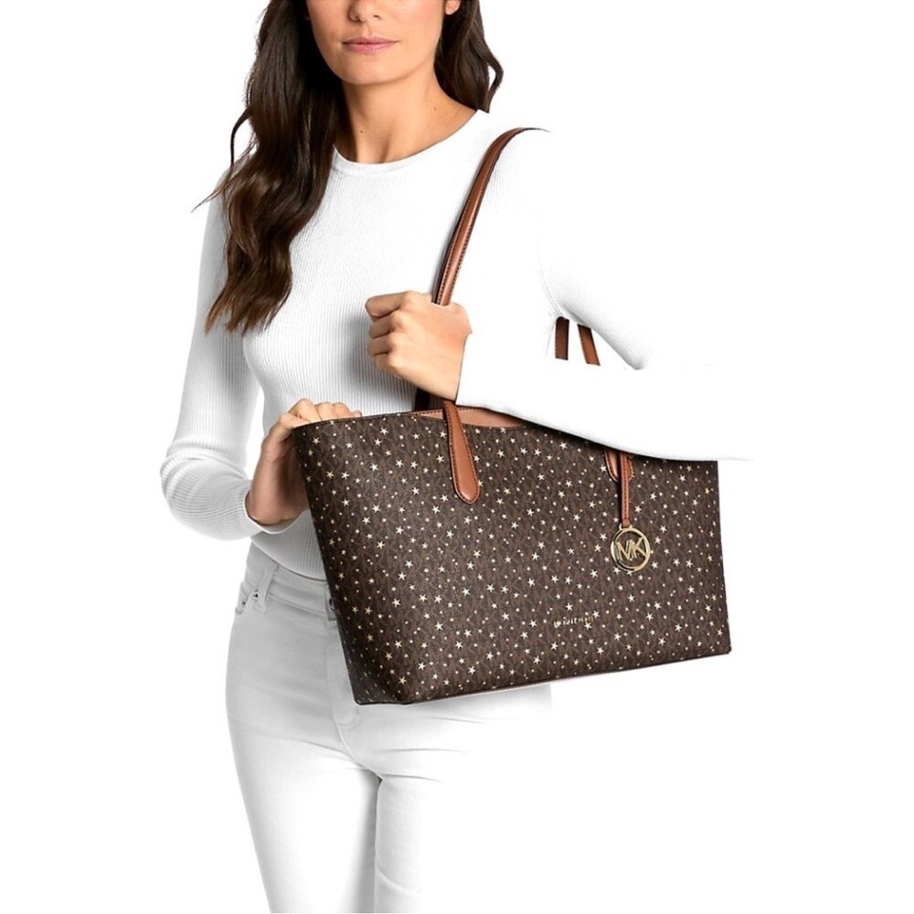 Michael Kors Arden Large Printed Signature Logo Tote Bag Brown/Stars Multi NWT - Picture 2 of 4